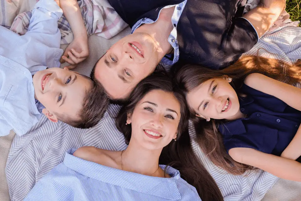 Fichier : famille-assurances-neuchatel.jpg.